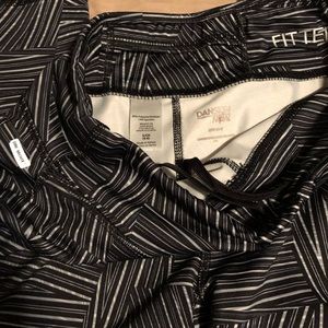 Danskin Now capris-sz S